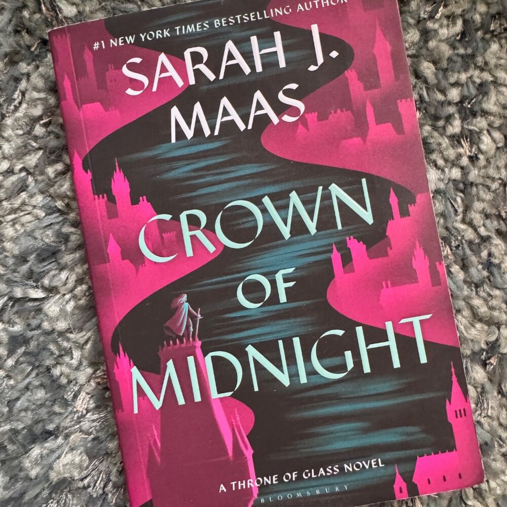 Crown of Midnight Sarah J Maas Paperback